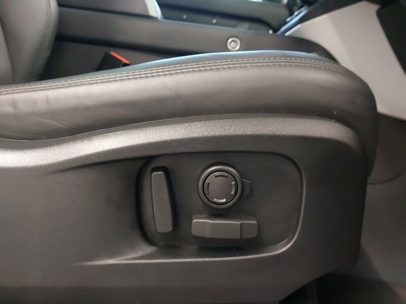 More views of Land Rover Defender