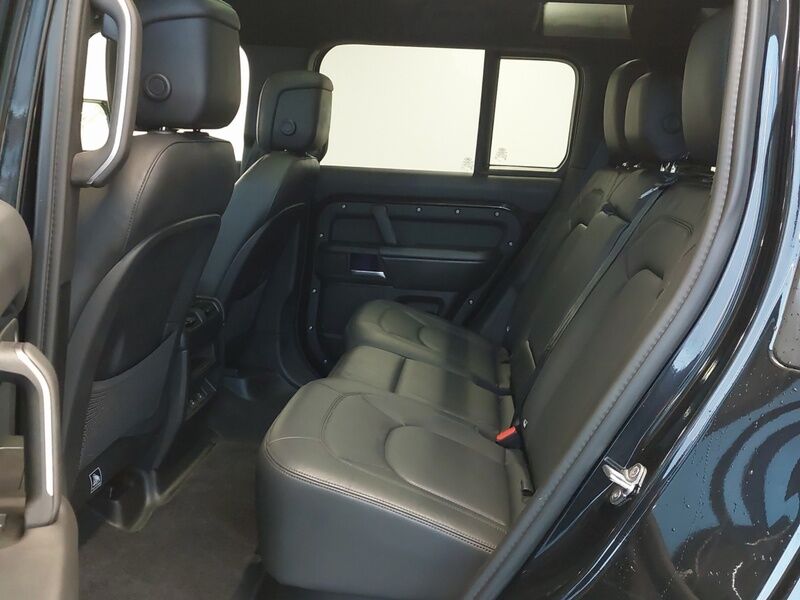 More views of Land Rover Defender