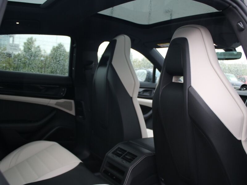 More views of Porsche Panamera