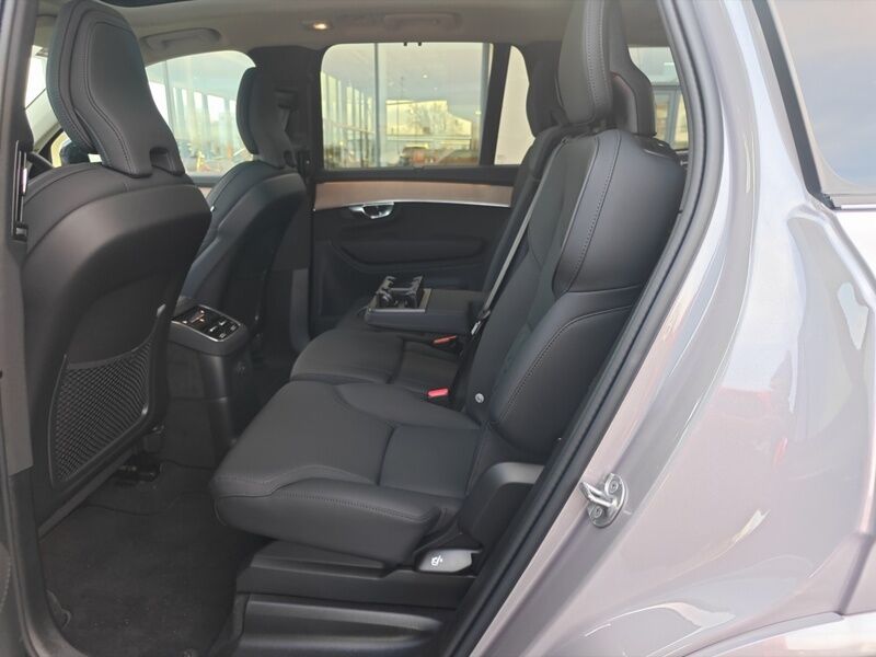 More views of Volvo XC90