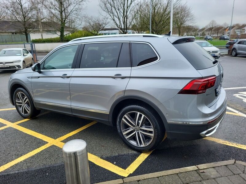 More views of Volkswagen Tiguan Allspace