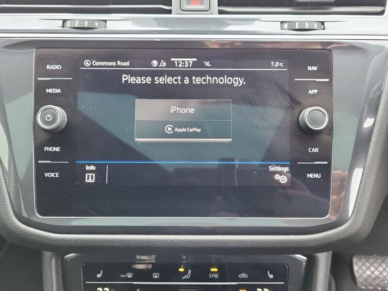 More views of Volkswagen Tiguan Allspace