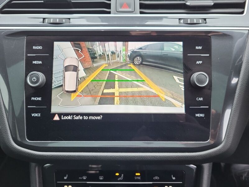 More views of Volkswagen Tiguan Allspace