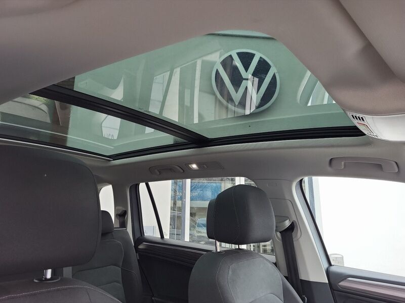 More views of Volkswagen Tiguan Allspace