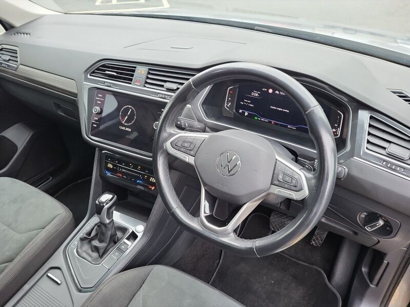 More views of Volkswagen Tiguan Allspace