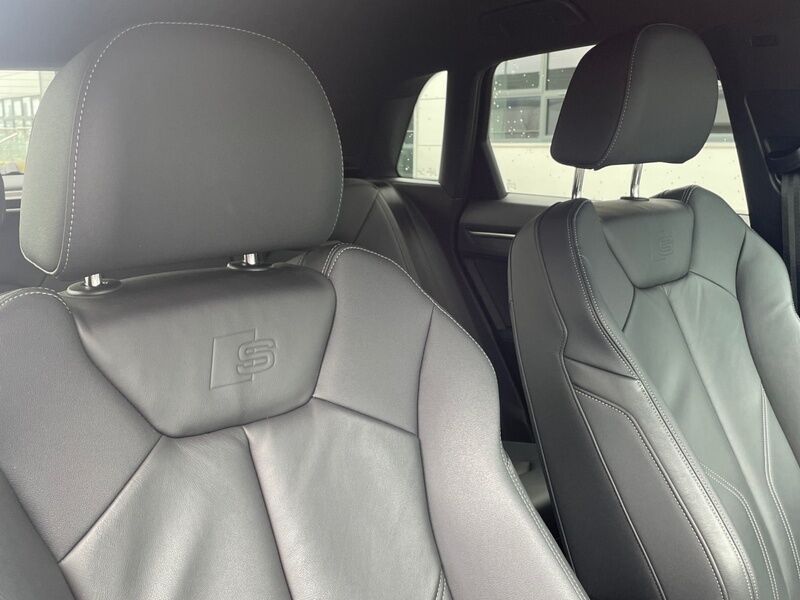 More views of Audi Q3