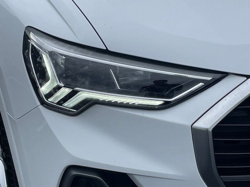 More views of Audi Q3