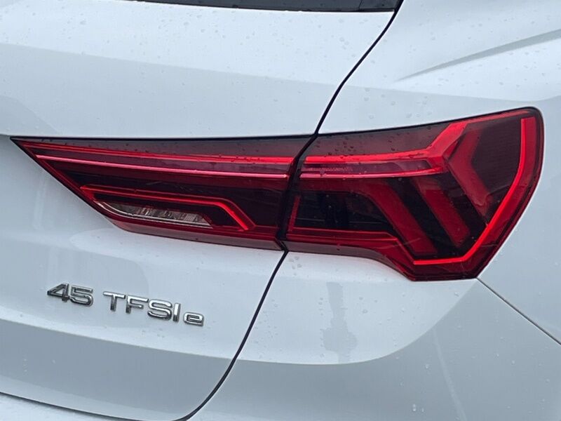 More views of Audi Q3