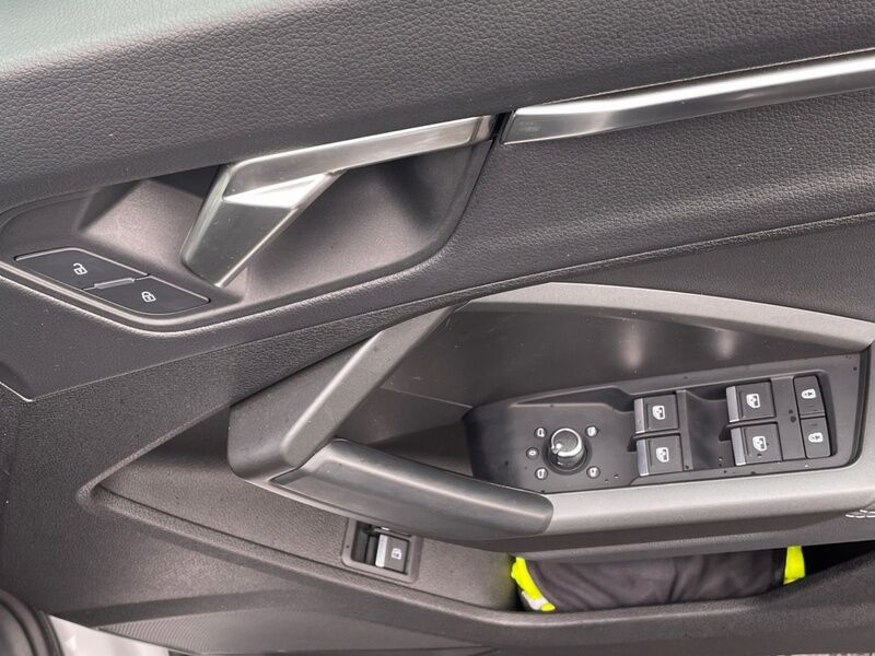 More views of Audi Q3