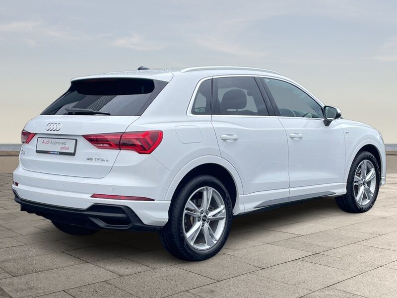 More views of Audi Q3