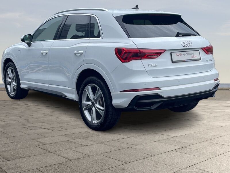More views of Audi Q3