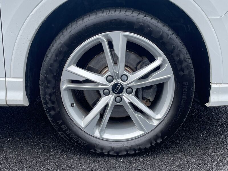 More views of Audi Q3