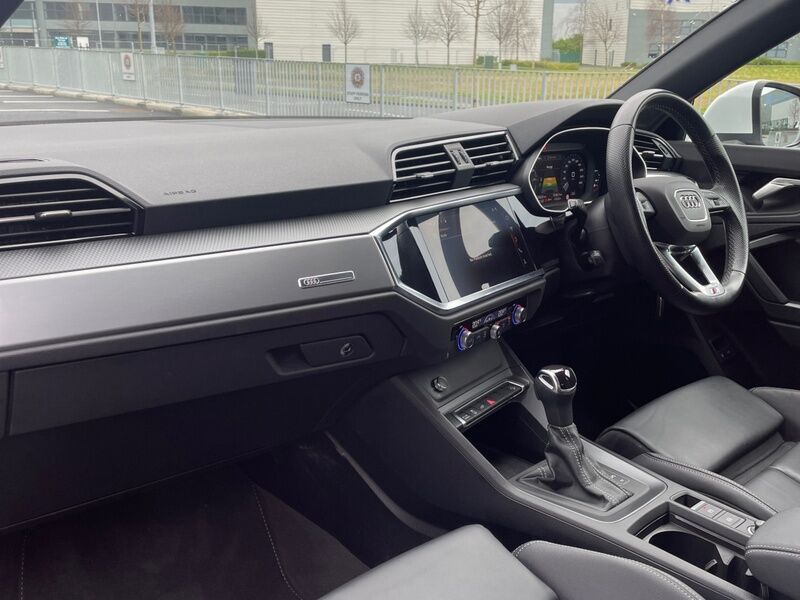 More views of Audi Q3