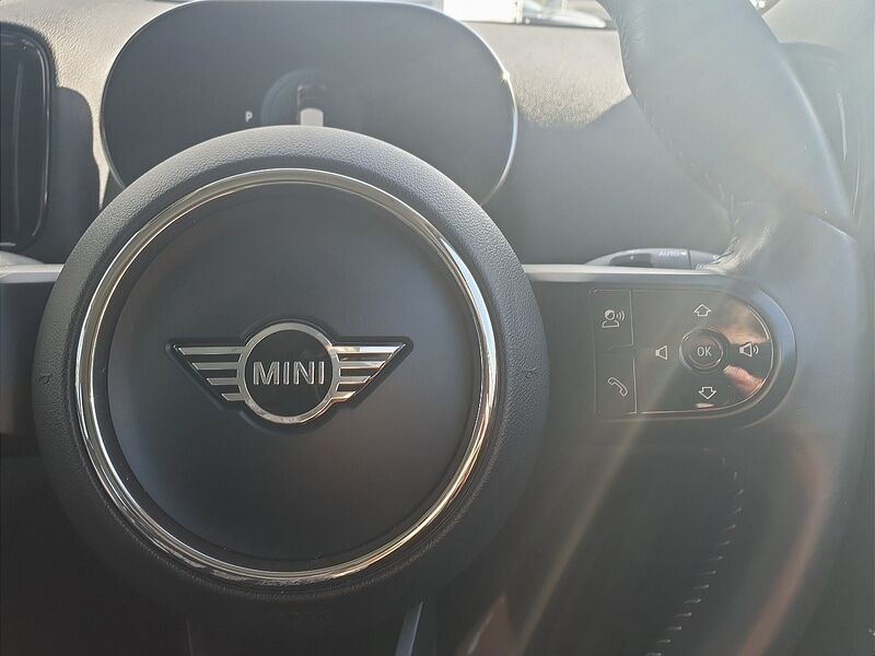 More views of Mini Countryman