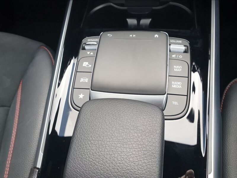 More views of Mercedes-Benz EQB