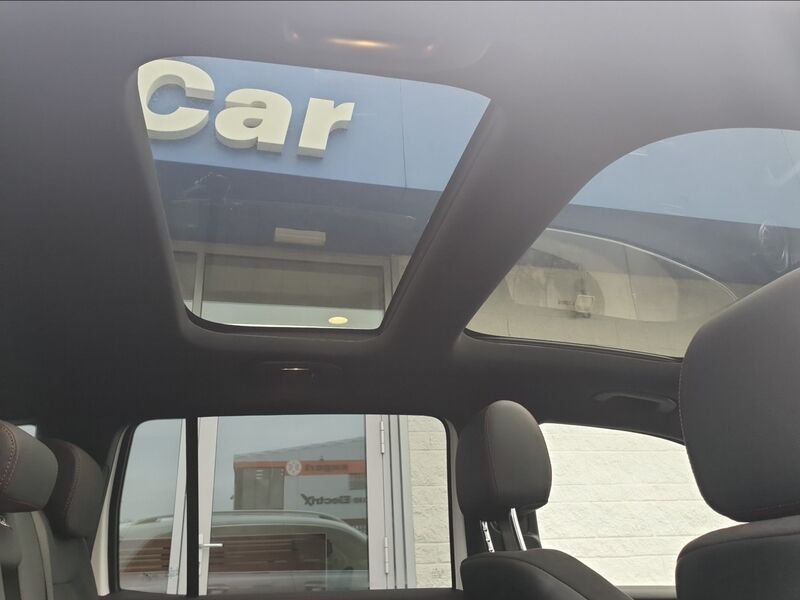 More views of Mercedes-Benz EQB