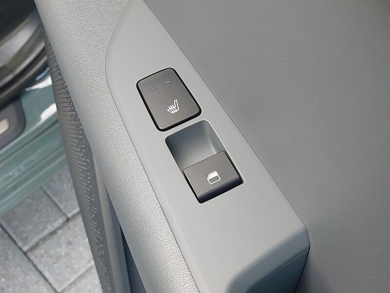 More views of Kia e-Niro