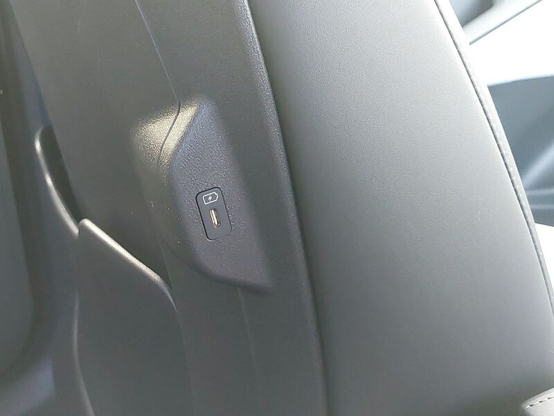 More views of Kia e-Niro