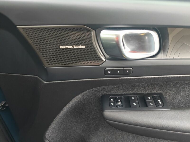 More views of Volvo XC40