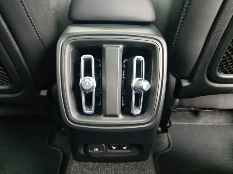 More views of Volvo XC40