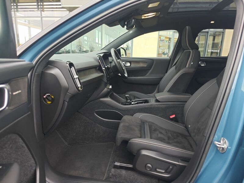 More views of Volvo XC40