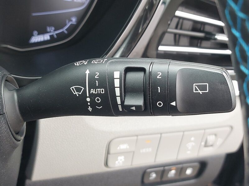 More views of Kia Niro