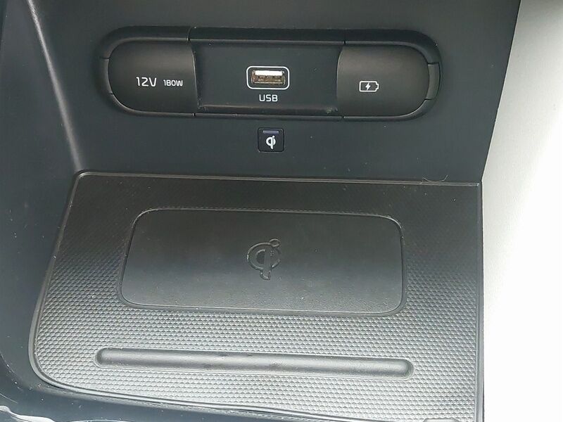 More views of Kia Niro