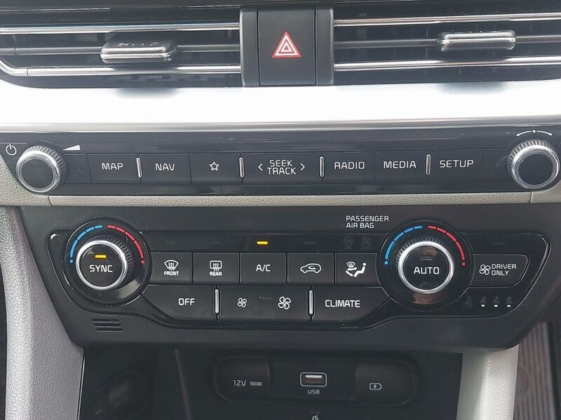 More views of Kia Niro