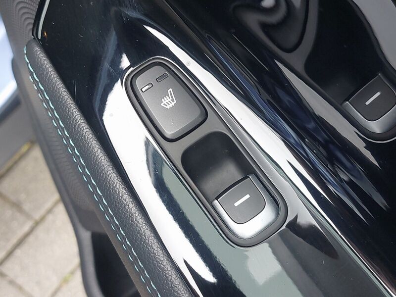 More views of Kia Niro