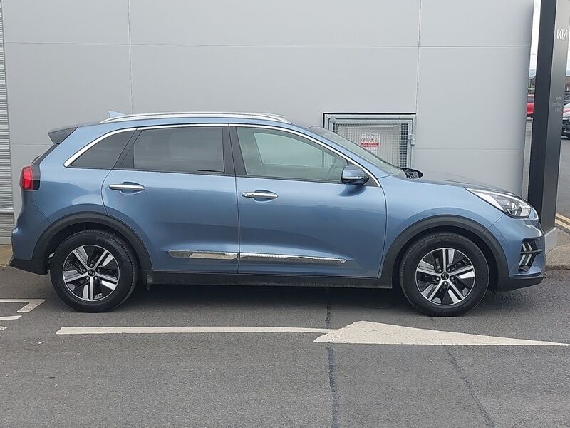 More views of Kia Niro