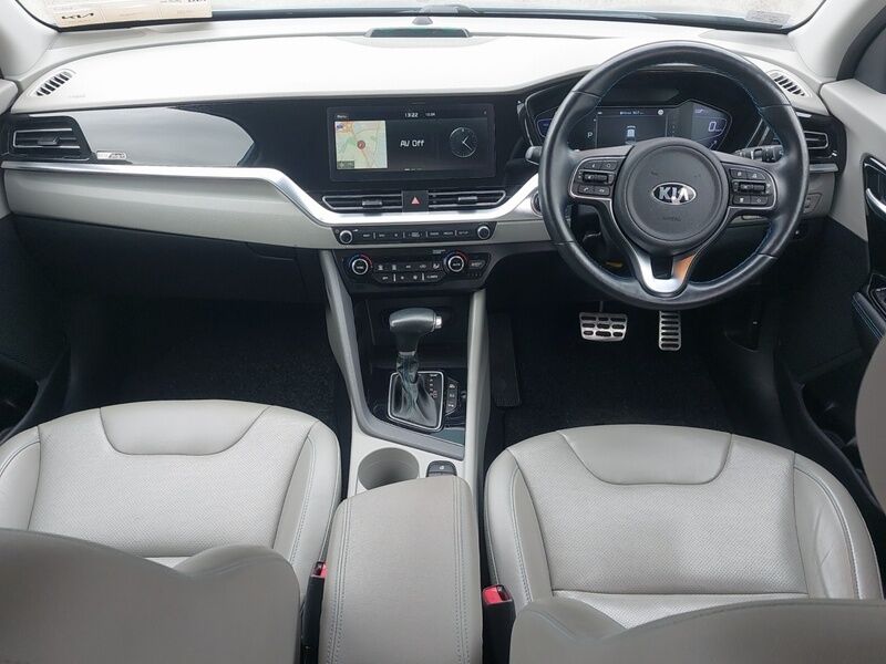 More views of Kia Niro