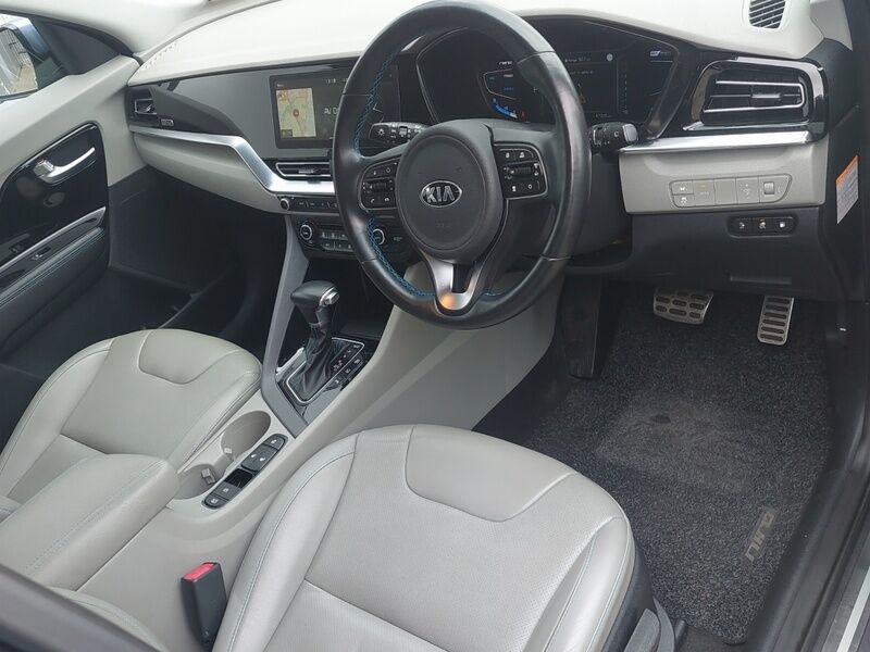 More views of Kia Niro