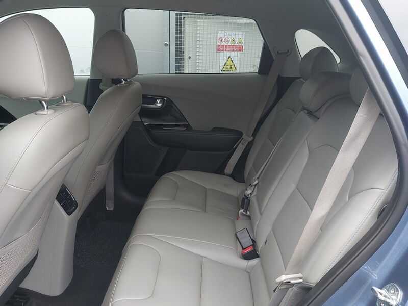 More views of Kia Niro