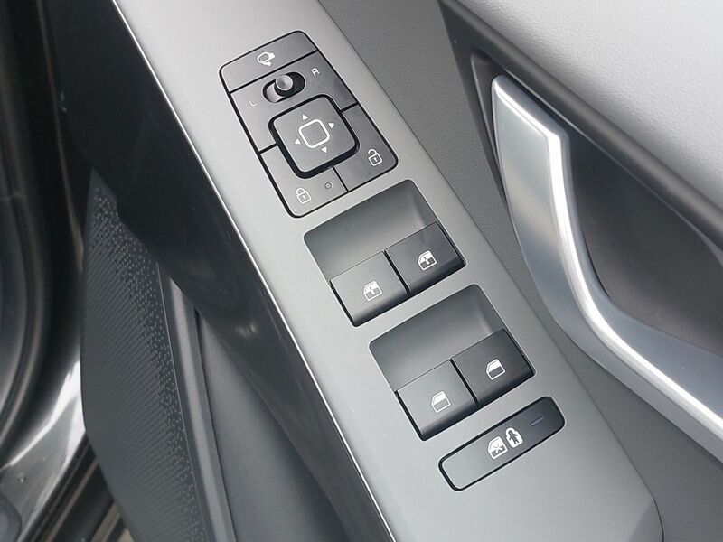 More views of Kia e-Niro