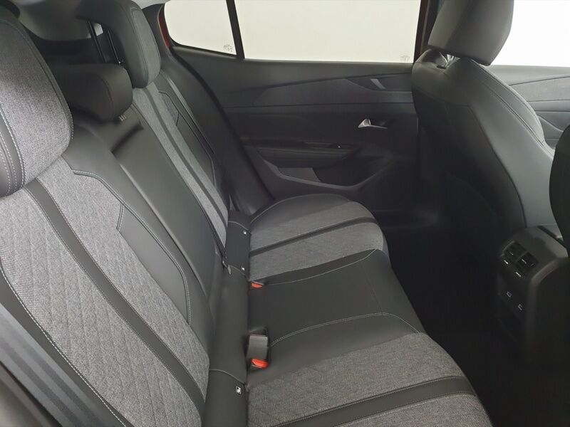 More views of Peugeot 408