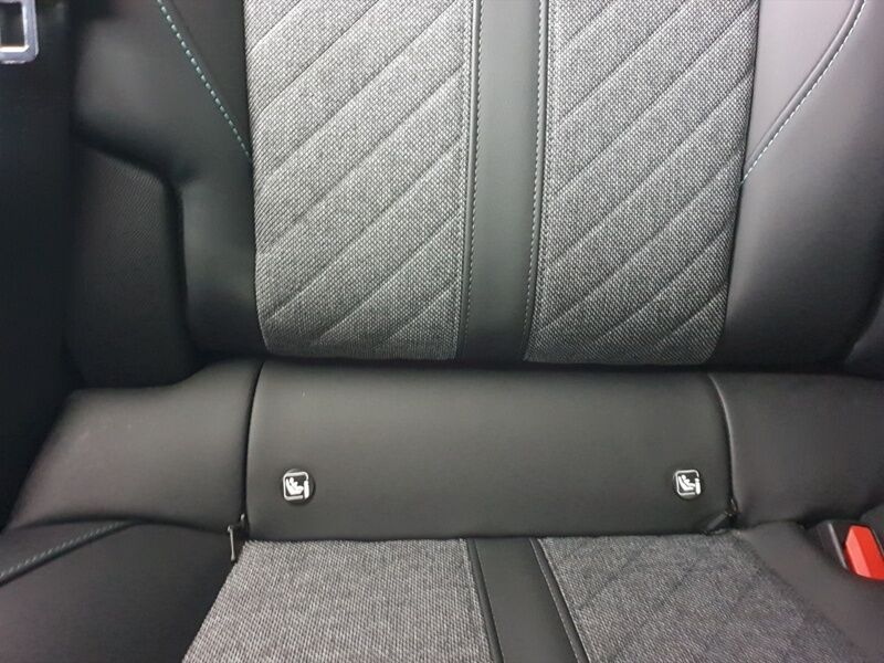 More views of Peugeot 408