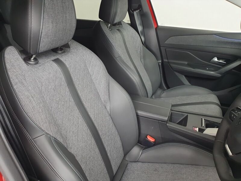 More views of Peugeot 408