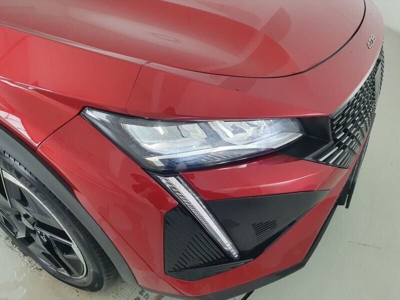 More views of Peugeot 408