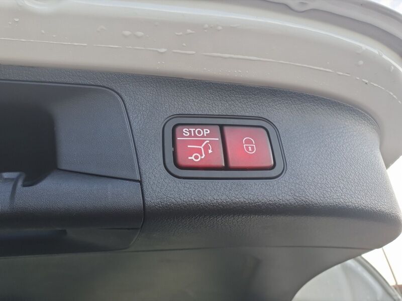 More views of Mercedes-Benz EQA