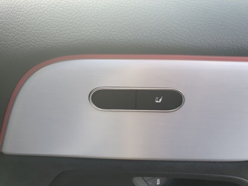 More views of Mercedes-Benz EQA