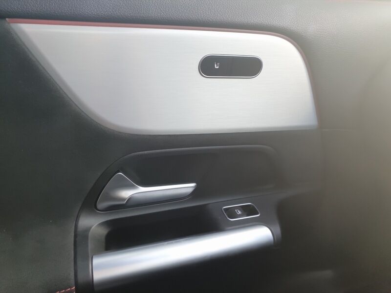 More views of Mercedes-Benz EQA