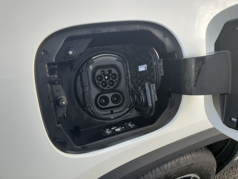 More views of Mercedes-Benz EQA