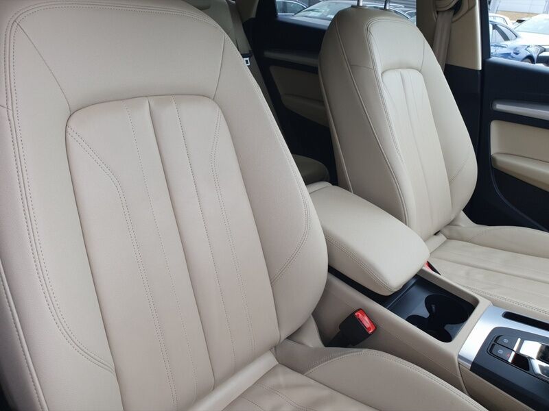 More views of Audi Q5