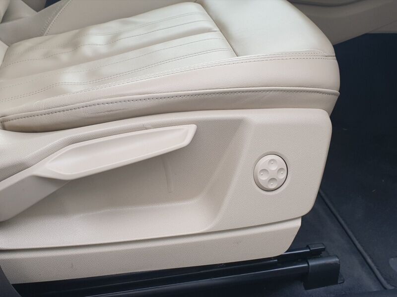 More views of Audi Q5