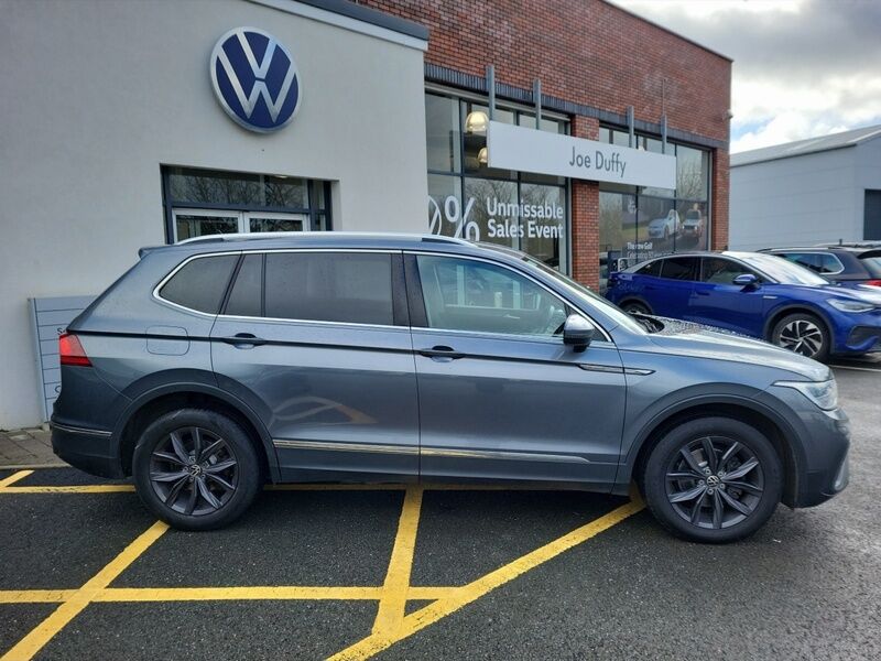 More views of Volkswagen Tiguan Allspace