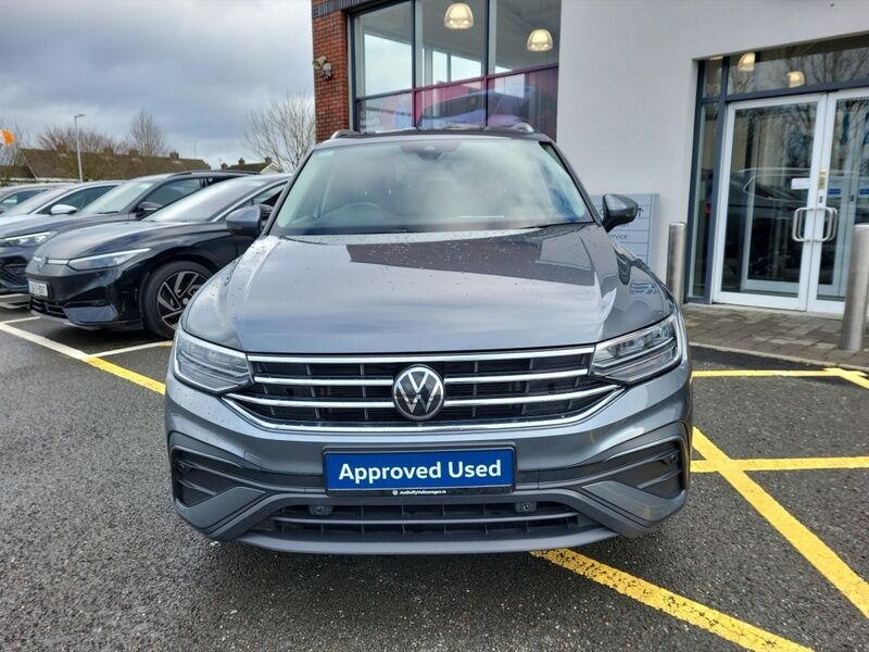 More views of Volkswagen Tiguan Allspace
