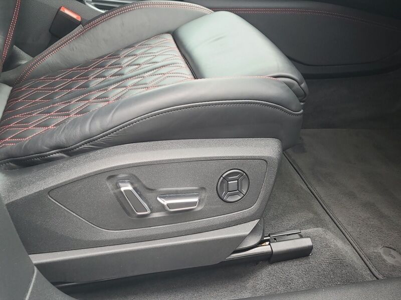 More views of Audi Q8 e-tron