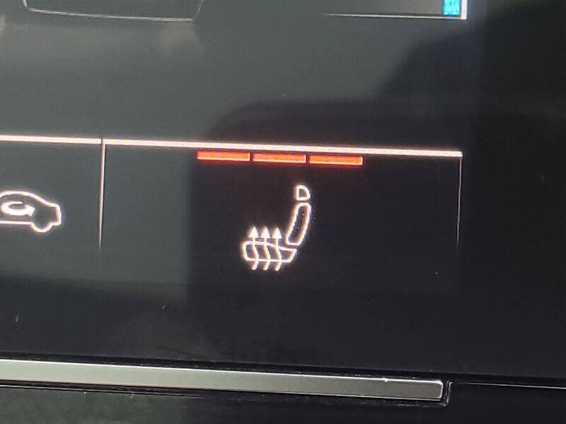 More views of Audi Q8 e-tron