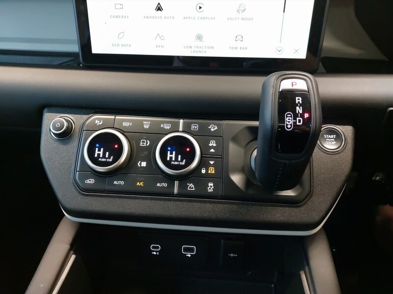 More views of Land Rover Defender