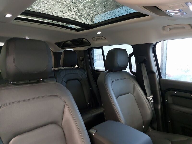 More views of Land Rover Defender